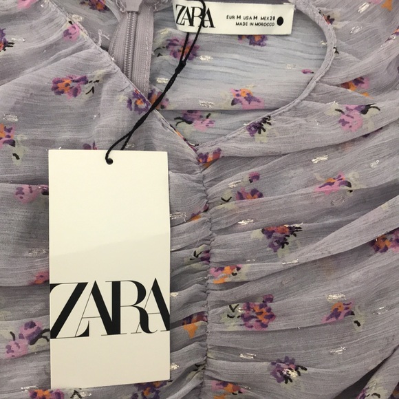 Floral Blouse with darted front - Picture 3 of 4